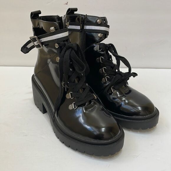 NEW WITHOUT TAGS JELLYPOP PLATFORM COMBAT BOOTS IN BLACK PATENT - Picture 1 of 7